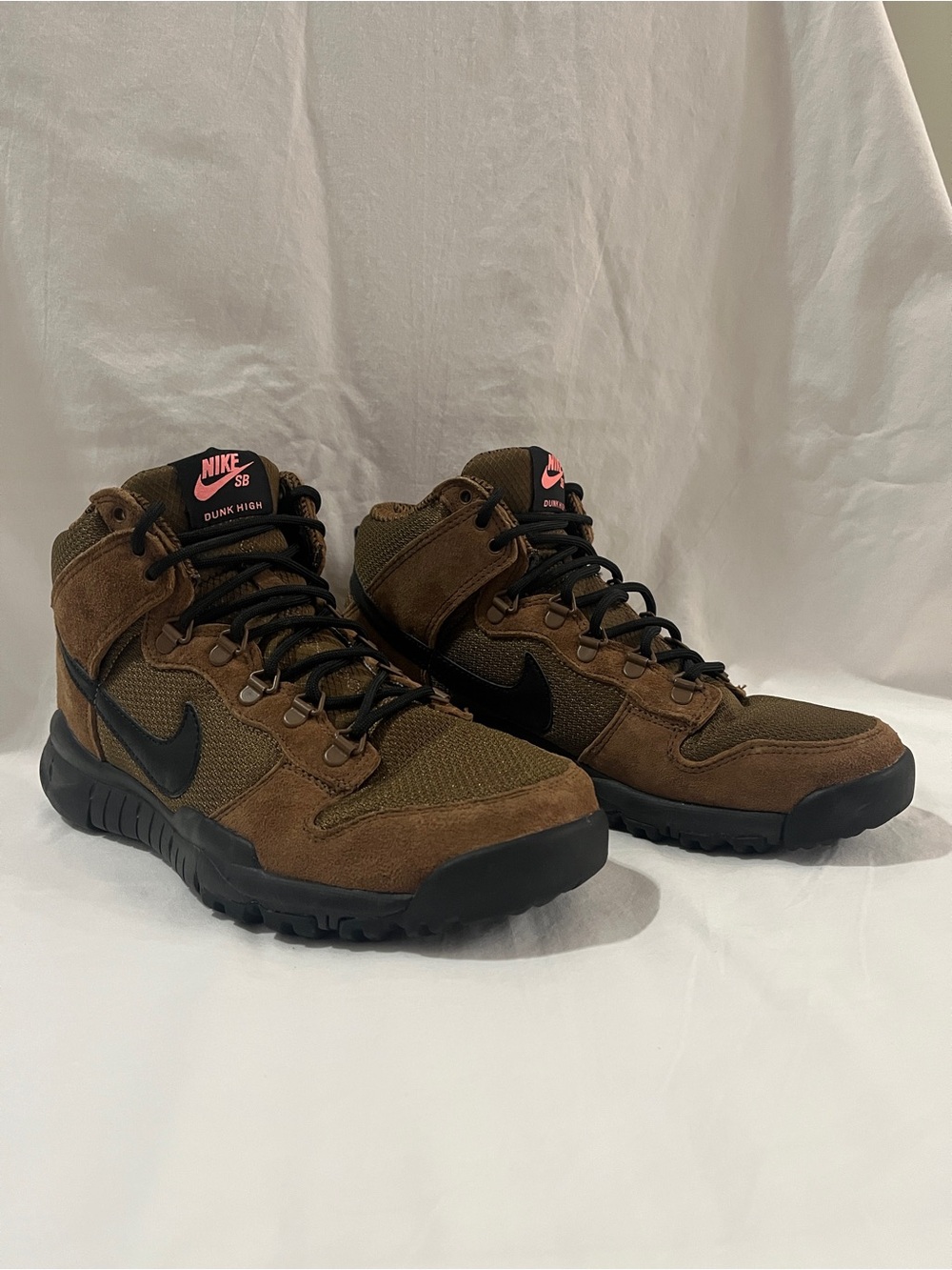 Nike SB Dunk High Tops Sneakers Boots Military Brown Mens 9 Skater 536182-203